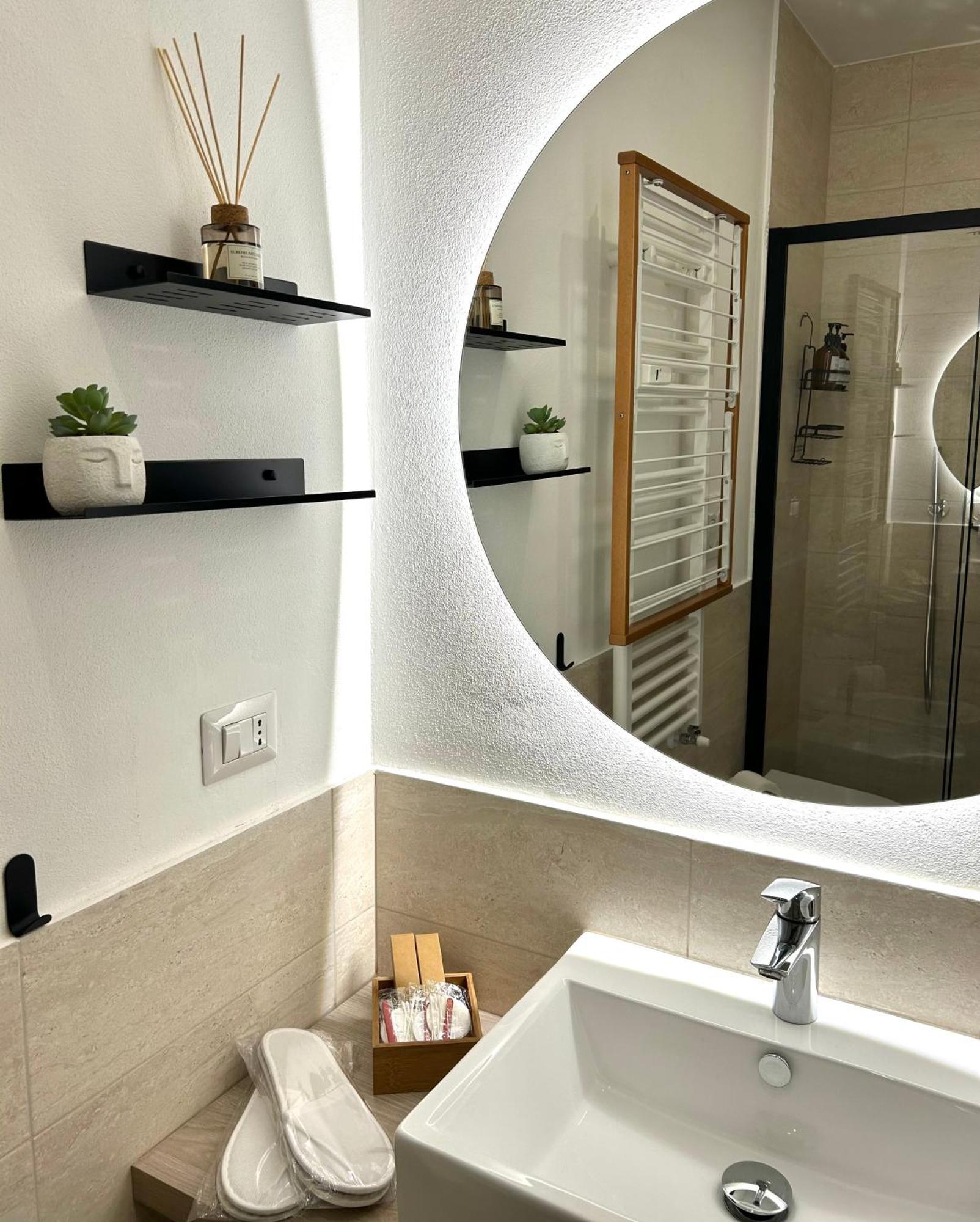 Navigli-Bocconi - Peque Home, Wi-Fi Milano Eksteriør billede